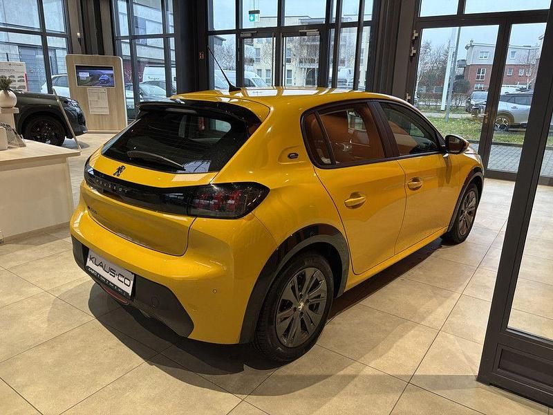 Gebraucht Peugeot e-208 Active 100 kW (136 PS) 2021 Gelb Kleinwagen
