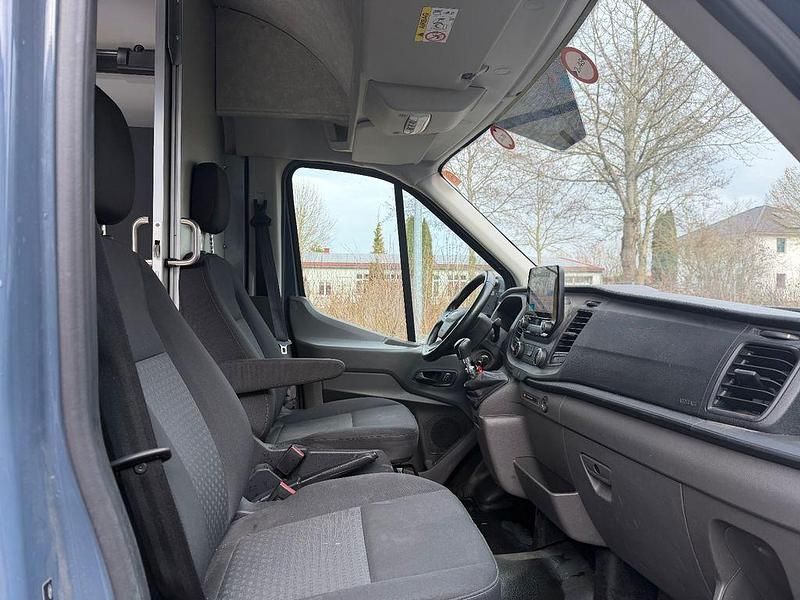 Gebraucht Ford Transit Trend 131 PS (96 kW) 2020 Grau Limousine