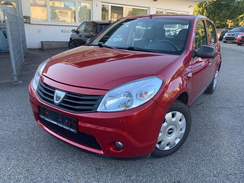 Rot Gebraucht 2012 Dacia Sandero Kleinwagen | 3.800 € (Etwas zu teuer) - Bild 1/4