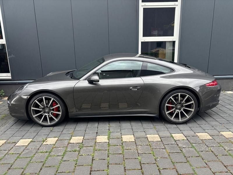 Grau Gebraucht 2012 Porsche 911 Carrera 4S Coupé | 68.999 € (Fairer Preis) - Bild 1/4