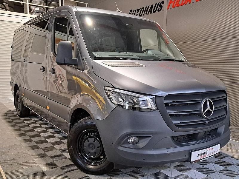 Lackfarbe selenitgrau metallic Gebraucht 2023 Mercedes Sprinter Van | 69.970 € - Bild 1/3