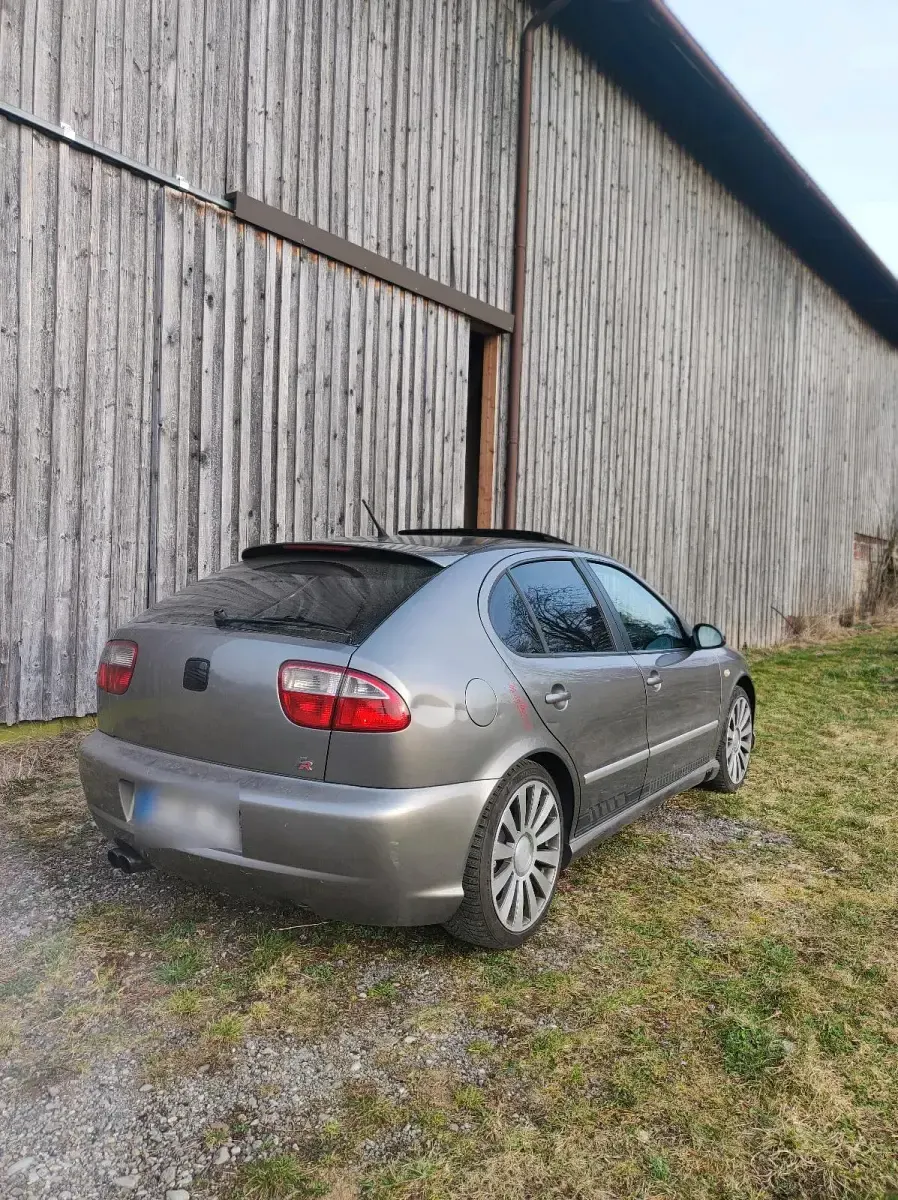 Gebraucht Seat Leon 131 PS (96 kW) 2005 Silber Kleinwagen