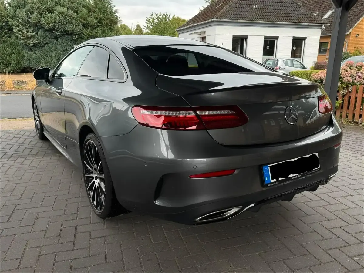 Gebraucht Mercedes E300 AMG line 245 PS (180 kW) 2018 Grau Coupé