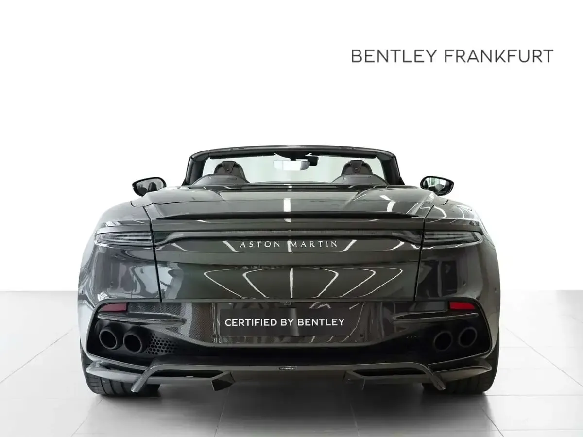 Gebraucht Aston Martin DBS 770 PS (566 kW) 2023 Minotaur green Cabrio