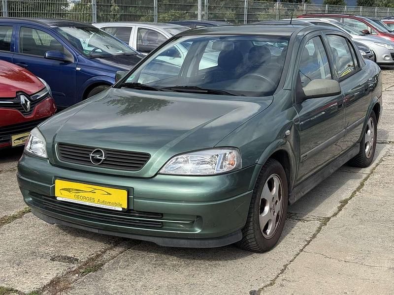 Grün Gebraucht 1999 Opel Astra Edition Limousine | 1.490 € (Fairer Preis) - Bild 1/4