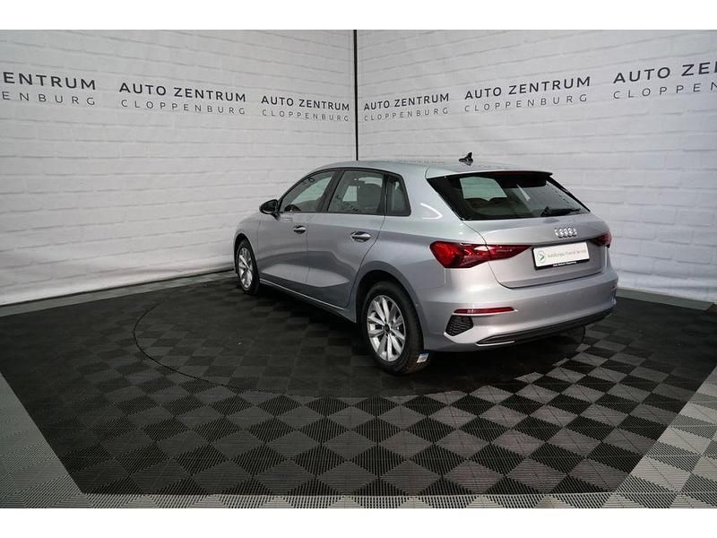 Gebraucht Audi A3 116 PS (85 kW) 2022 Silber Limousine