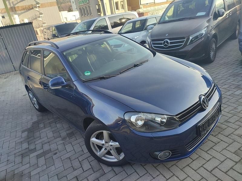 Gebraucht VW Golf VII Match 105 PS (77 kW) 2013 Blau Kombi