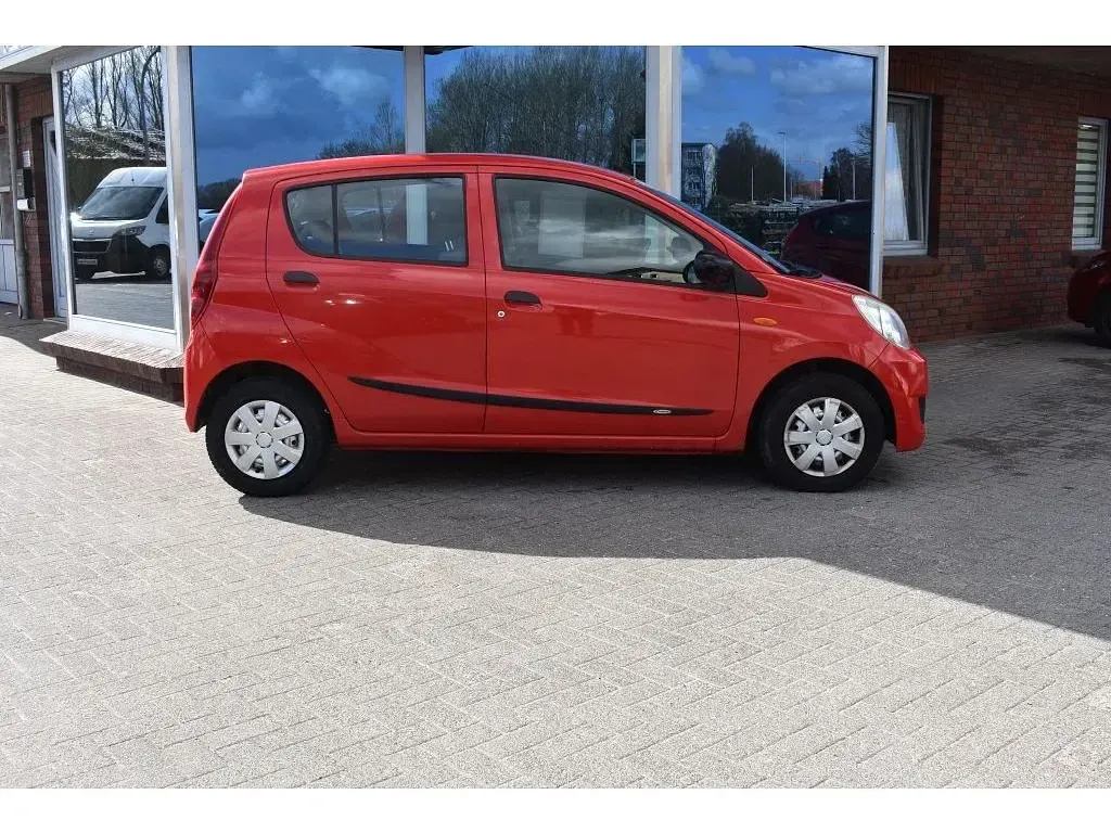 Gebraucht Daihatsu Cuore 69 PS (50 kW) 2010 Rot Kleinwagen