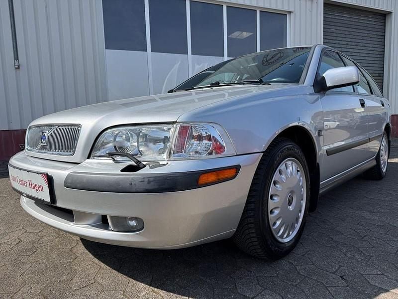 Second-hand Volvo V40 165 CP (121 kW) 2000 Argintiu Break