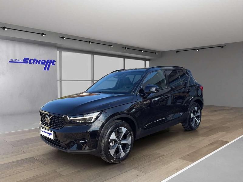 Schwarz Gebraucht 2025 Volvo XC40 Plus SUV | 42.390 € (Etwas zu teuer) - Bild 1/4