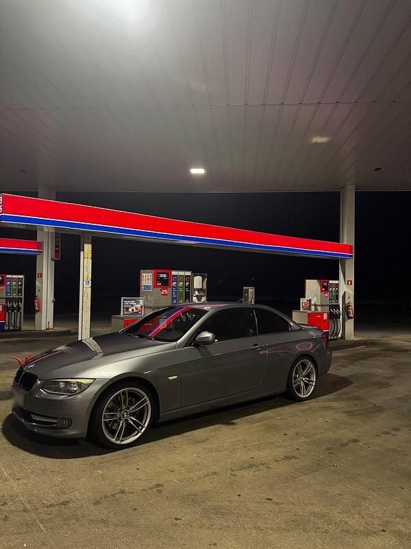 Gebraucht BMW 330 Cabriolet 245 PS (180 kW) 2010 Silber Cabrio