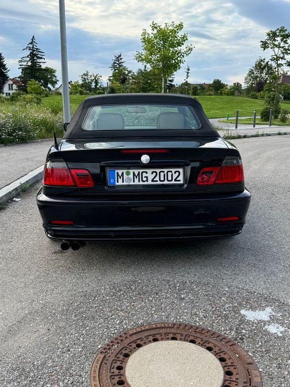 Gebraucht BMW 318 Cabriolet Performance 143 PS (105 kW) 2002 Schwarz Cabrio