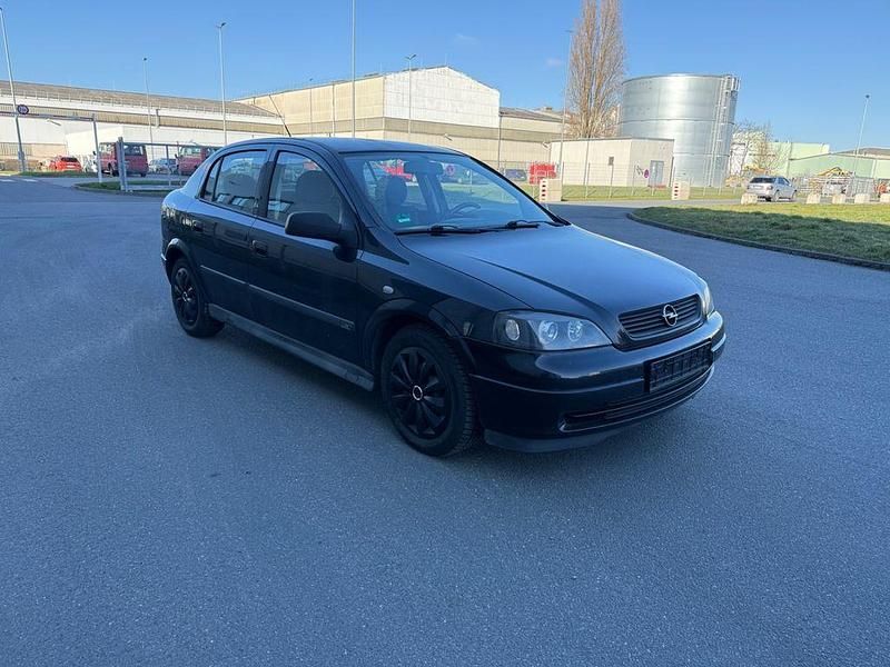 Gebraucht Opel Astra 103 PS (75 kW) 2004 Schwarz Limousine