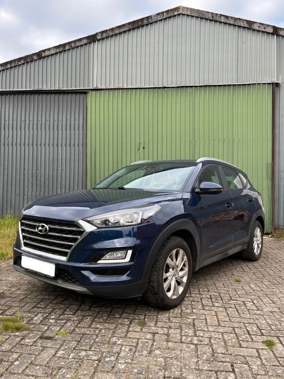 Blau Gebraucht 2019 Hyundai Tucson Trend SUV | 22.890 € (Etwas zu teuer) - Bild 1/4