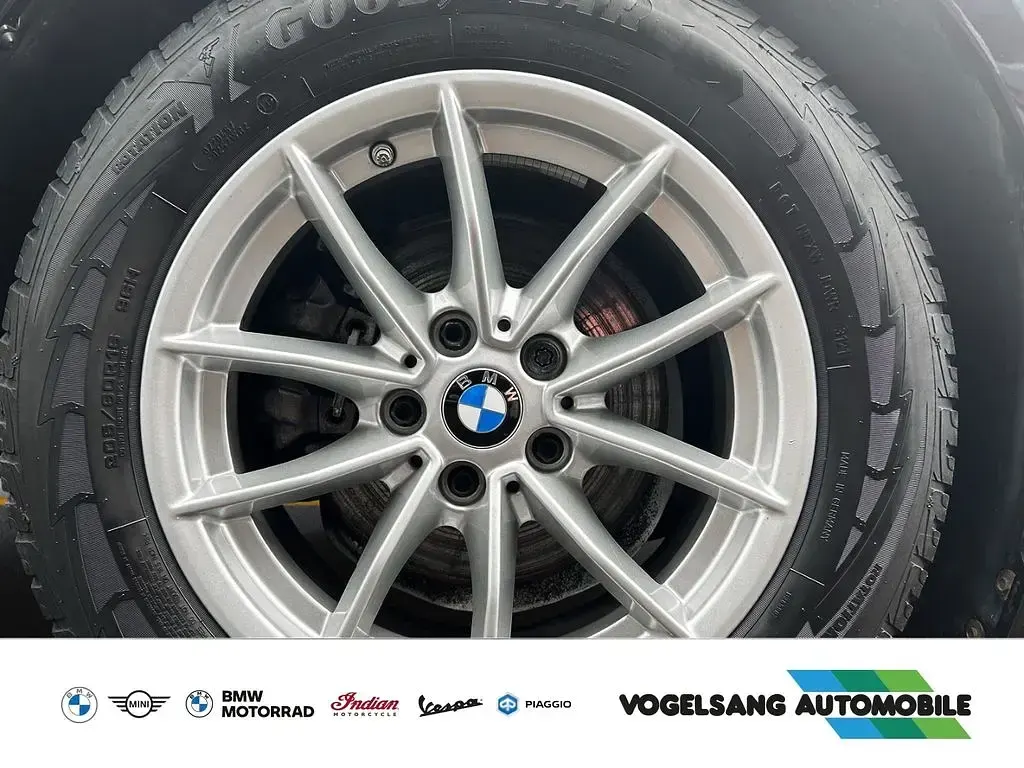 Gebraucht BMW 318 Advantage 150 PS (110 kW) 2022 Schwarz Limousine