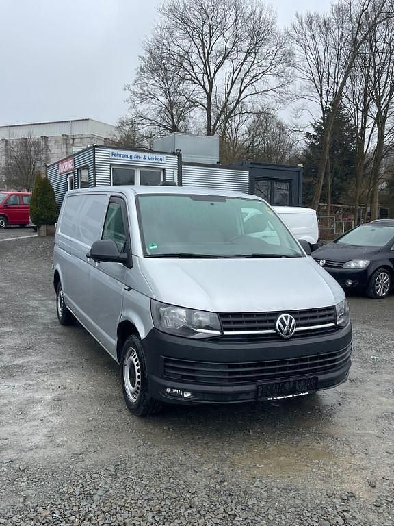 Gebraucht VW Transporter 150 PS (110 kW) 2017 Silber Van