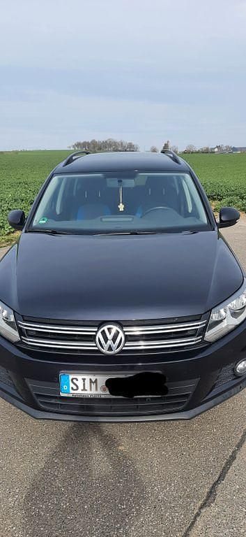 Gebraucht VW Tiguan Trendline 110 PS (80 kW) 2015 Schwarz SUV
