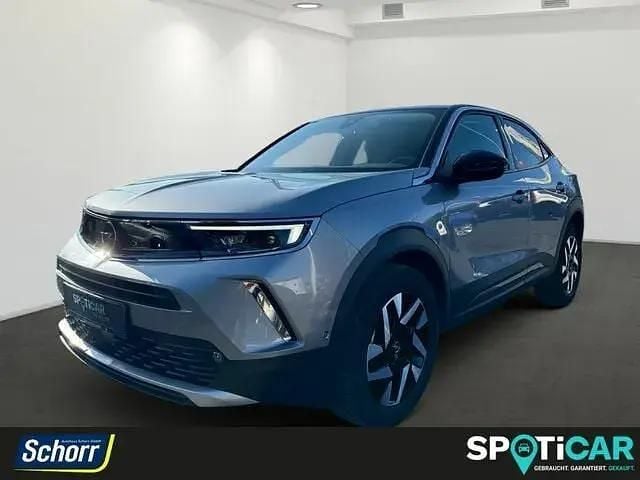 Quarz silber (metallic) Gebraucht 2021 Opel Mokka Elegance SUV | 17.500 € (Fairer Preis) - Bild 1/4