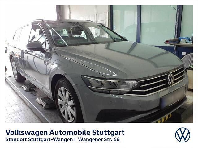 Gebraucht VW Passat Basis 150 PS (110 kW) 2024 Grau Kombi