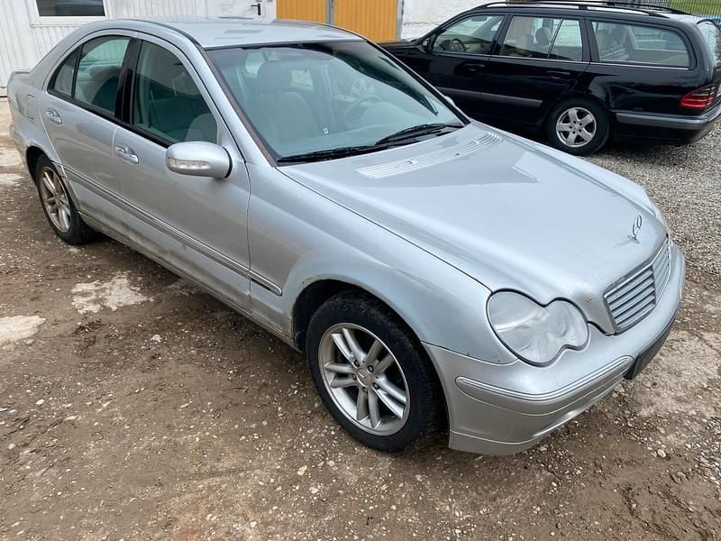Gebraucht Mercedes C240 Elegance 163 PS (119 kW) 2000 Silber Limousine