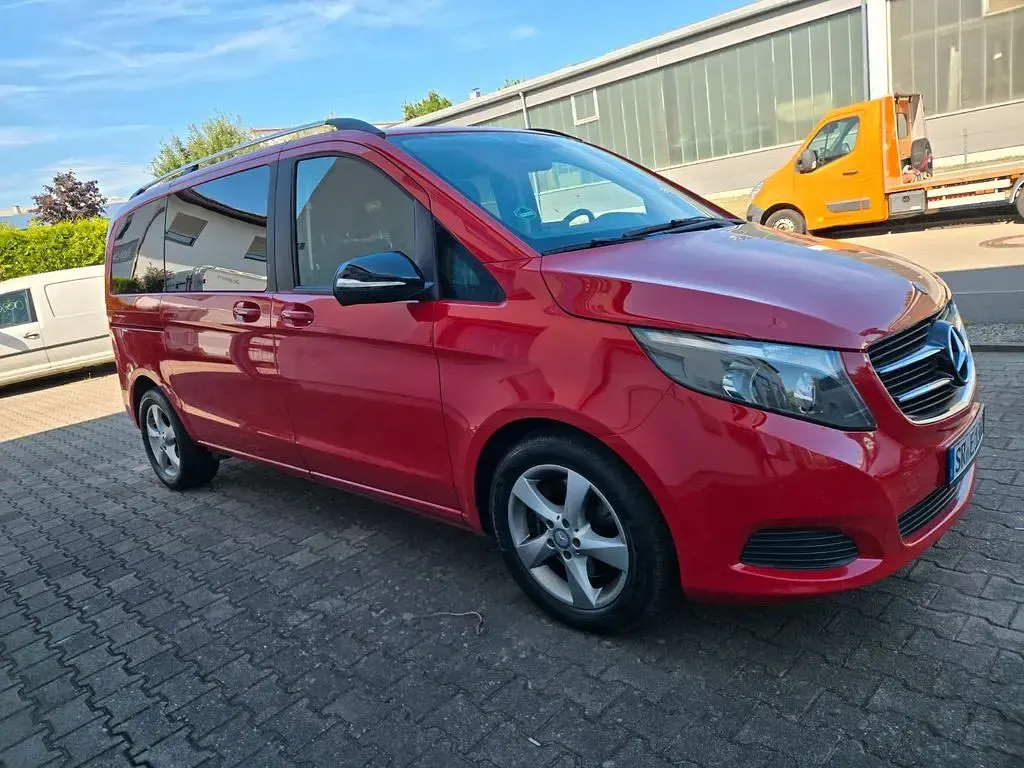 Gebraucht Mercedes V250 Edition 190 PS (139 kW) 2016 Rot Van / Kleinbus