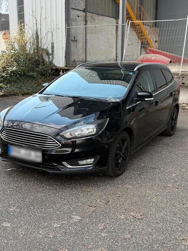 Gebraucht Ford Focus Titanium 182 PS (133 kW) 2015 Schwarz Kombi