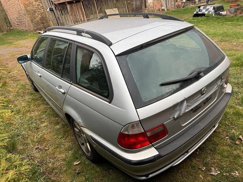 Gebraucht BMW 320 150 PS (110 kW) 2003 Silber Kombi