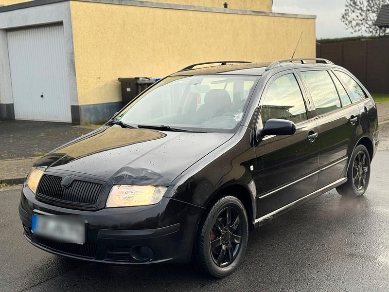 Schwarz Gebraucht 2006 Skoda Fabia Kombi | 1.500 € (Guter Preis) - Bild 1/4