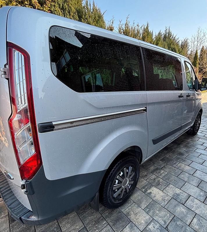Gebraucht Ford Transit 128 PS (94 kW) 2014 Silber Van / Kleinbus