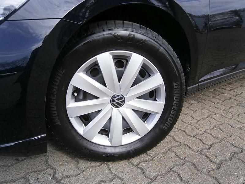 Gebraucht VW Passat Basis 150 PS (110 kW) 2023 Deep black perleffekt (schwarz), perleffekt Kombi