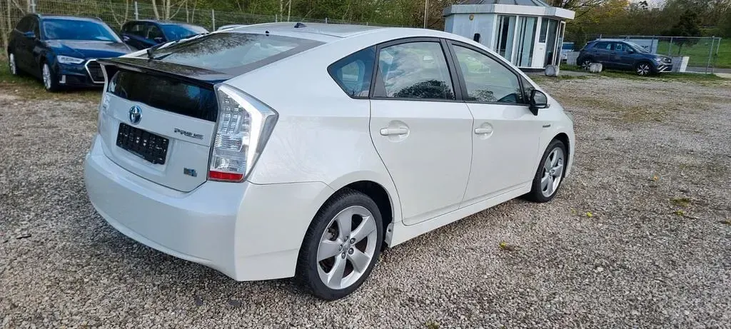Gebraucht Toyota Prius Life 99 PS (72 kW) 2009 Weiß Kleinwagen