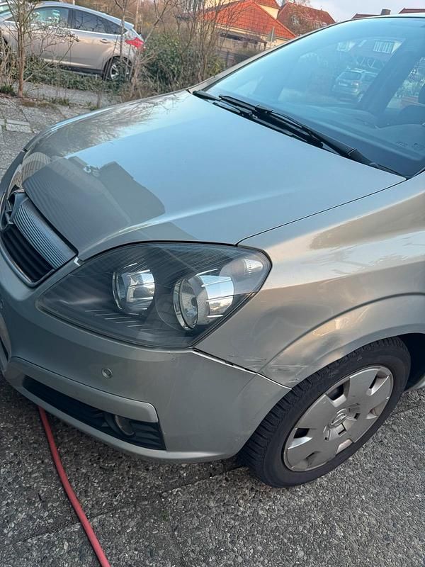Gebraucht Opel Zafira 150 PS (110 kW) 2006 Andere farben Van / Kleinbus