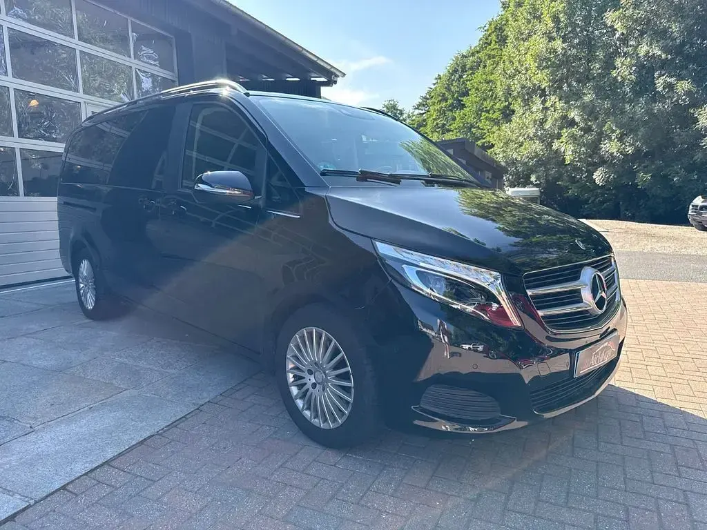 Gebraucht Mercedes V220 Edition 163 PS (119 kW) 2015 Schwarz Van / Kleinbus