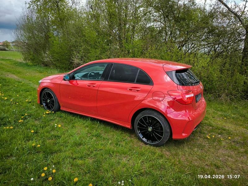 Gebraucht Mercedes A200 AMG line 156 PS (114 kW) 2014 Rot Limousine