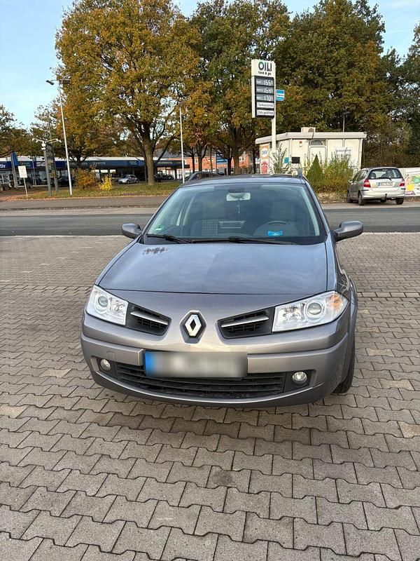 Grau Gebraucht 2008 Renault Mégane GrandTour Authentique Kombi | 2.500 € (Etwas zu teuer) - Bild 1/4
