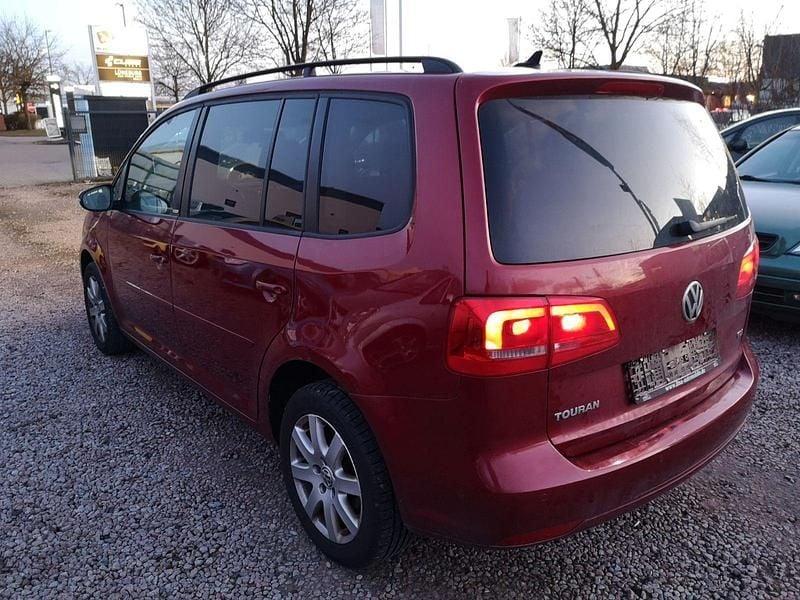 Gebraucht VW Touran Style 105 PS (77 kW) 2012 Rot Van / Kleinbus