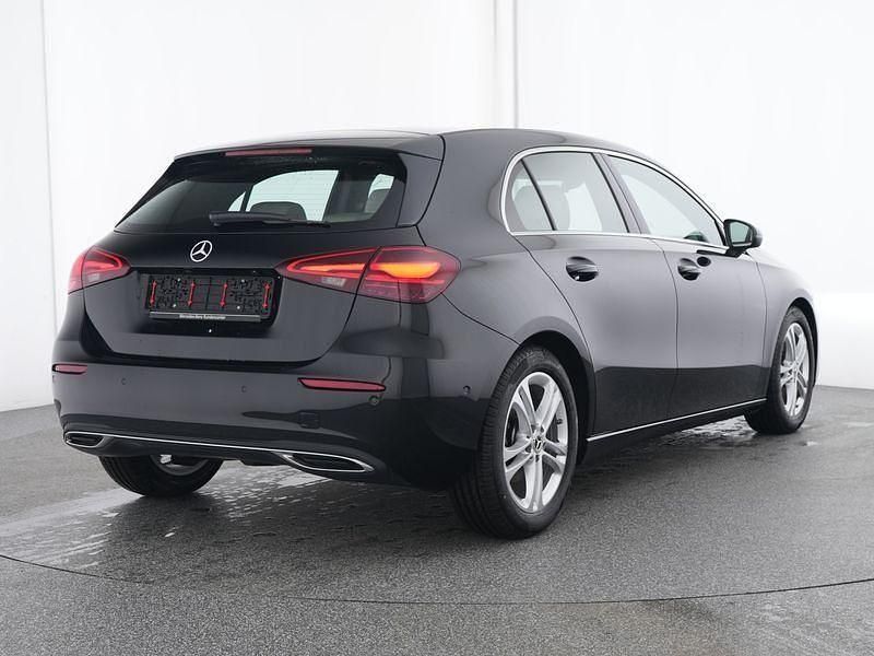 Gebraucht Mercedes A200 Advanced 150 PS (110 kW) 2025 Lack kosmosschwarz Limousine