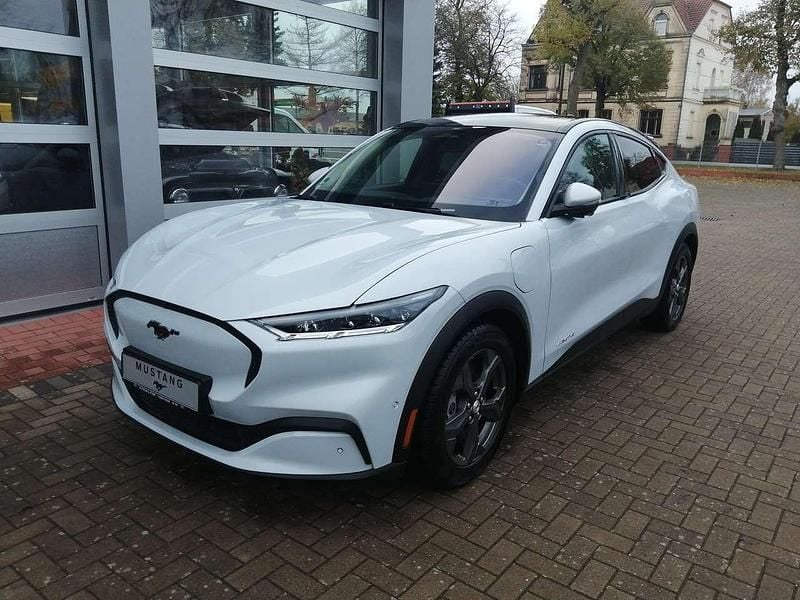 Starweiß metallic Gebraucht 2022 Ford Mustang Mach-E Basis SUV | 27.999 € (Superpreis) - Bild 1/4