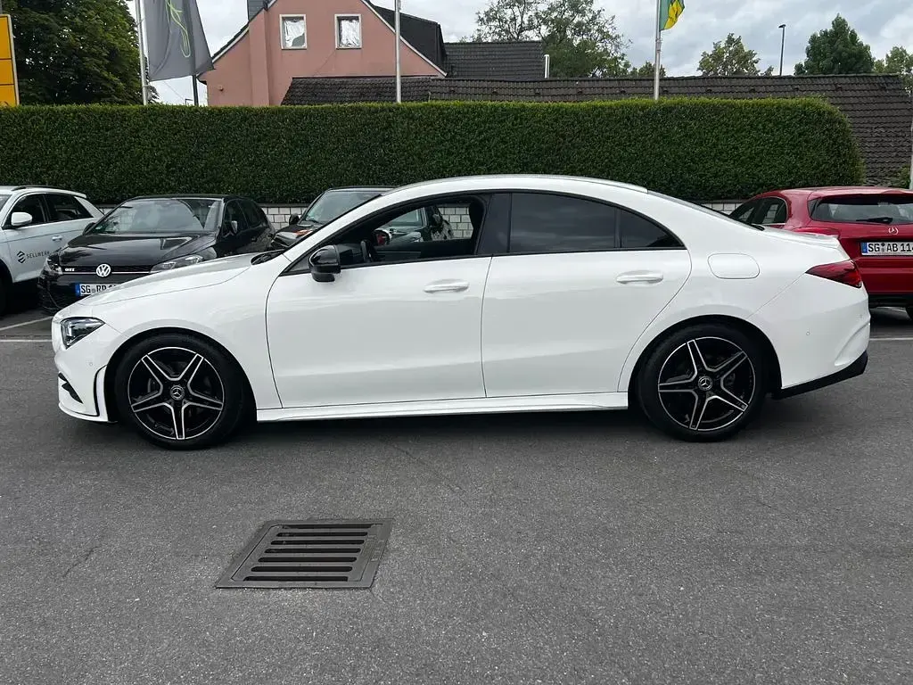 Gebraucht Mercedes CLA180 AMG line 136 PS (100 kW) 2019 Weiß Coupé