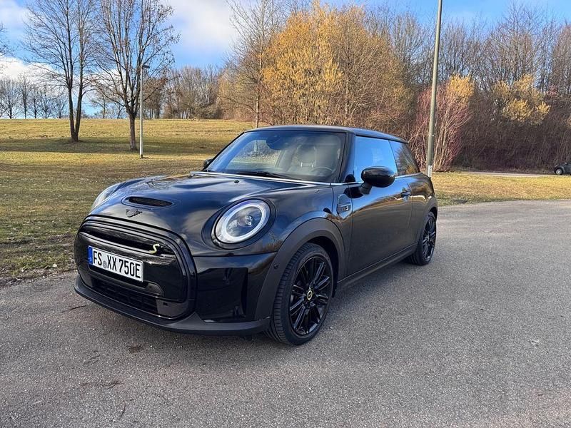 Gebraucht Mini Cooper SE 135 kW (184 PS) 2022 Schwarz Kleinwagen