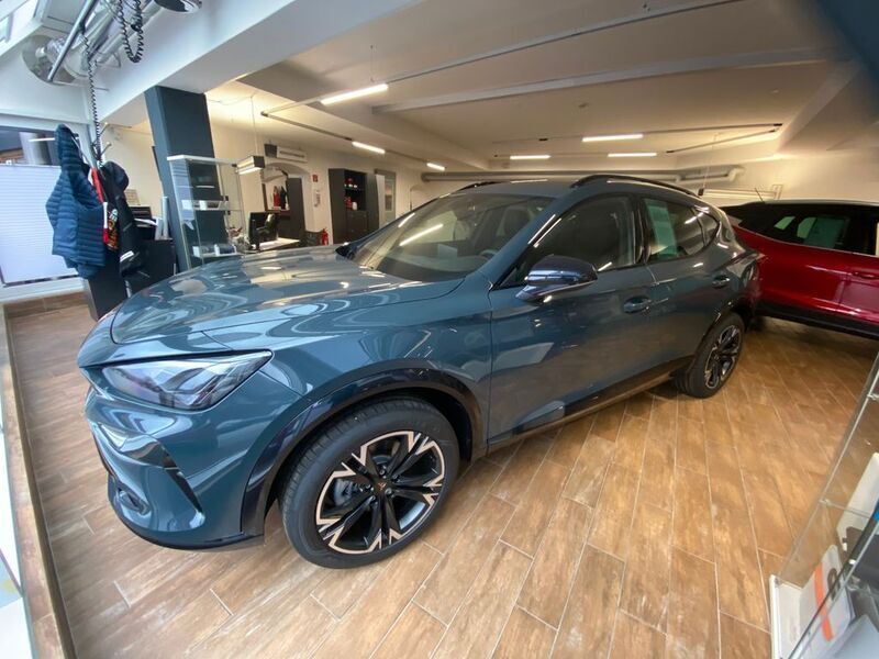 Fjordblau Neu 2024 Cupra Formentor SUV | 39.990 € (Teuer) - Bild 1/4