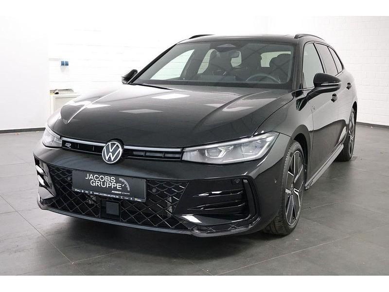 Gebraucht VW Passat R-line 193 PS (141 kW) 2024 Schwarz Kombi