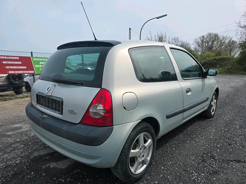 Gebraucht Renault Clio II 58 PS (42 kW) 2004 Grau Kleinwagen