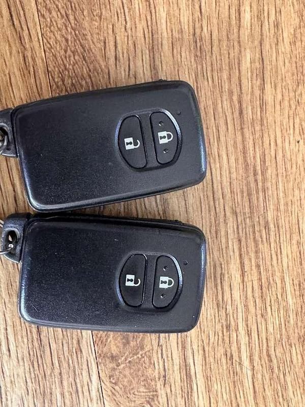 Gebraucht Toyota Prius Executive 99 PS (72 kW) 2012 Schwarz Kleinwagen