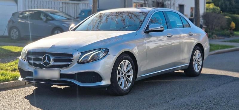Gebraucht Mercedes E220 Avantgarde 194 PS (142 kW) 2017 Silber Limousine