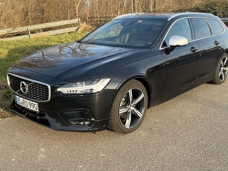 Schwarz Gebraucht 2019 Volvo V90 R-Design Kombi | 24.100 € (Etwas zu teuer) - Bild 1/4
