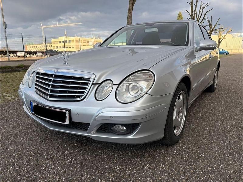 Gebraucht Mercedes E220 170 PS (125 kW) 2007 Silber Limousine