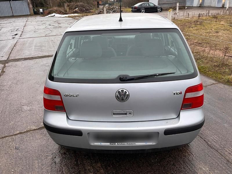 Gebraucht VW Golf 101 PS (74 kW) 2002 Silber Limousine