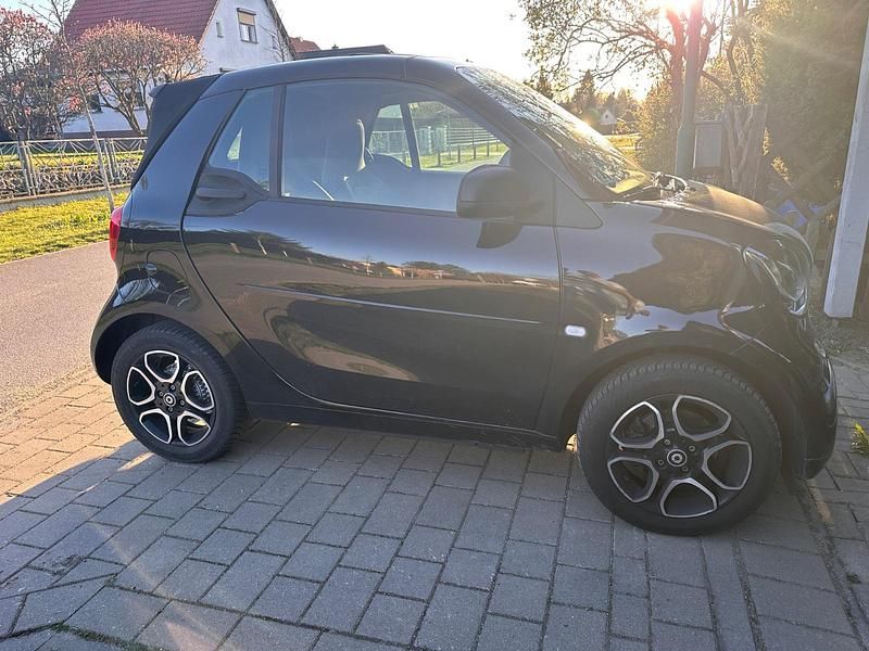 Second-hand Smart ForTwo Cabrio 2019 Negru Cabrio