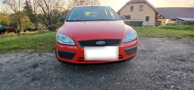 Brugt Ford Focus 80 HK (58 kW) 2005 Rød Sedan